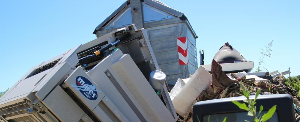 Nella terra delle discariche assediati dai rifiuti dei vicini 