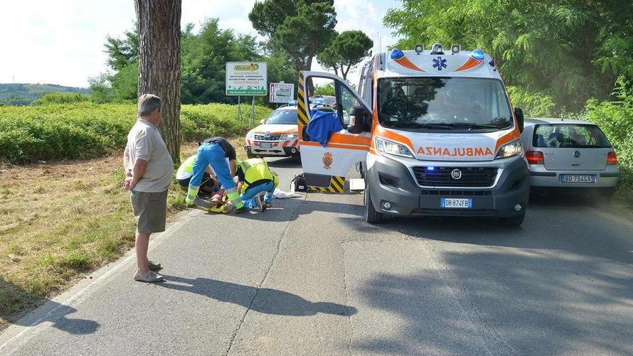 Travolto da una macchina poco lontano da casa