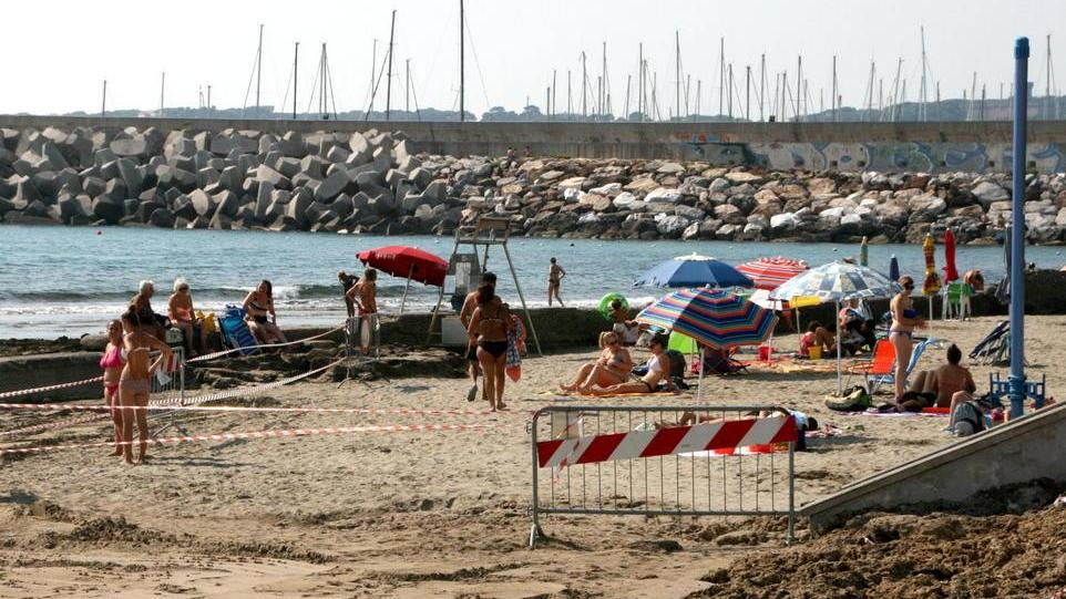 Monte alla Rena, cantieri in spiaggia