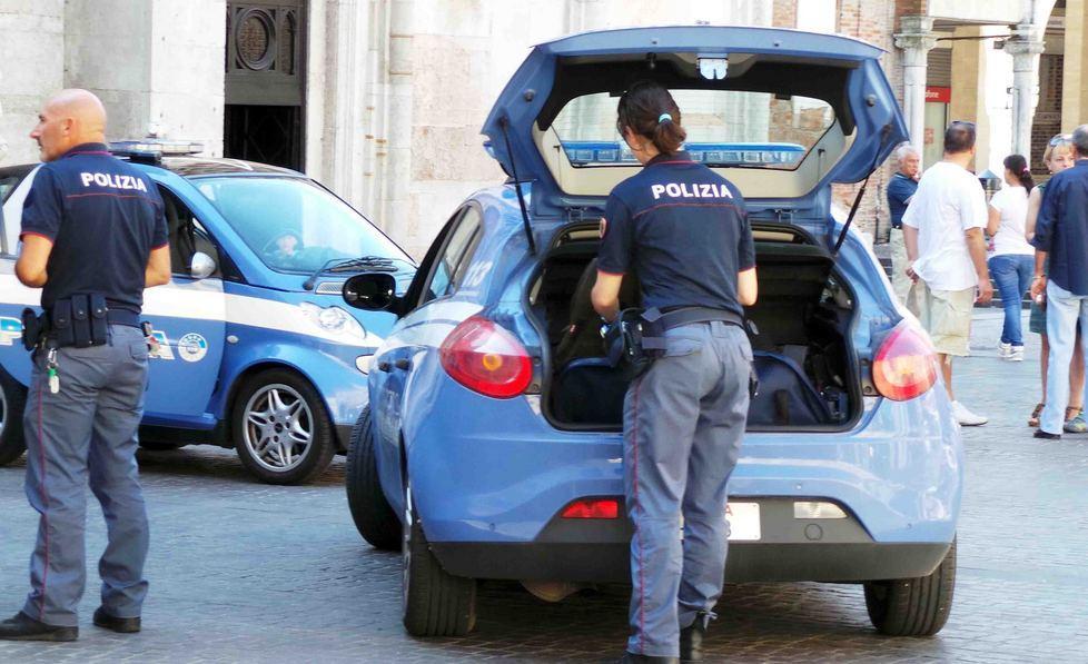 Furto di libri in centro Identificato dalla polizia