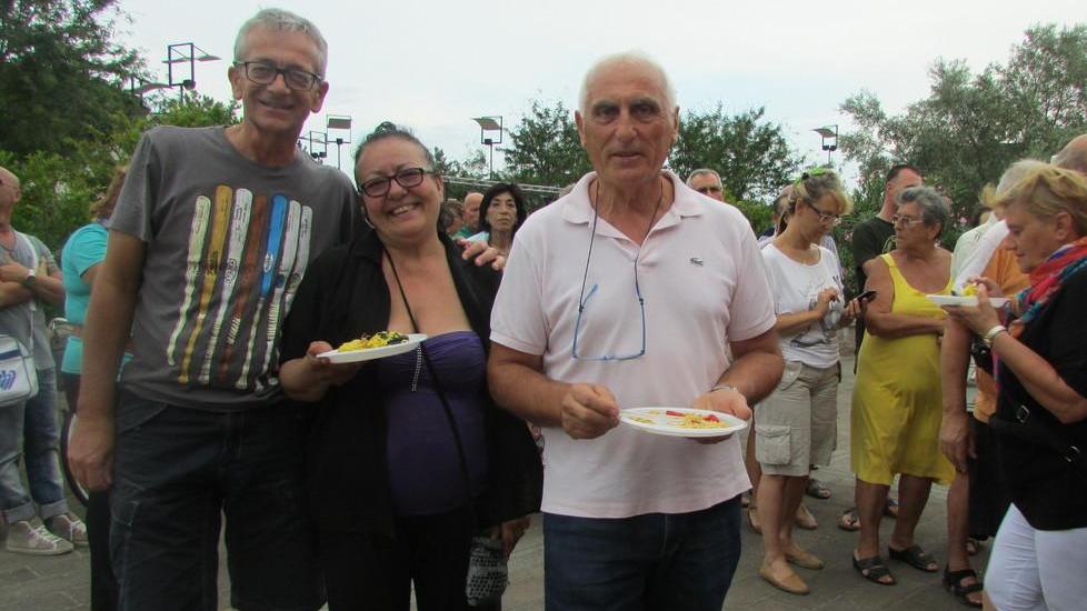 Turisti presi per la gola