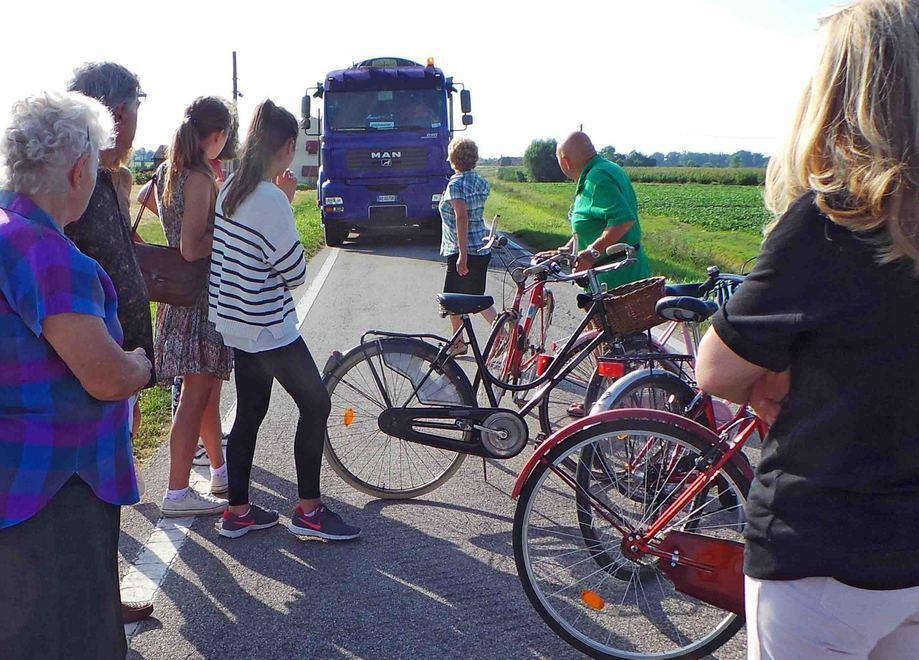 Ferrara, residenti arrabbiati bloccano via Olmo 