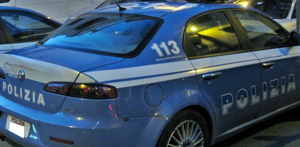 Un'auto della polizia