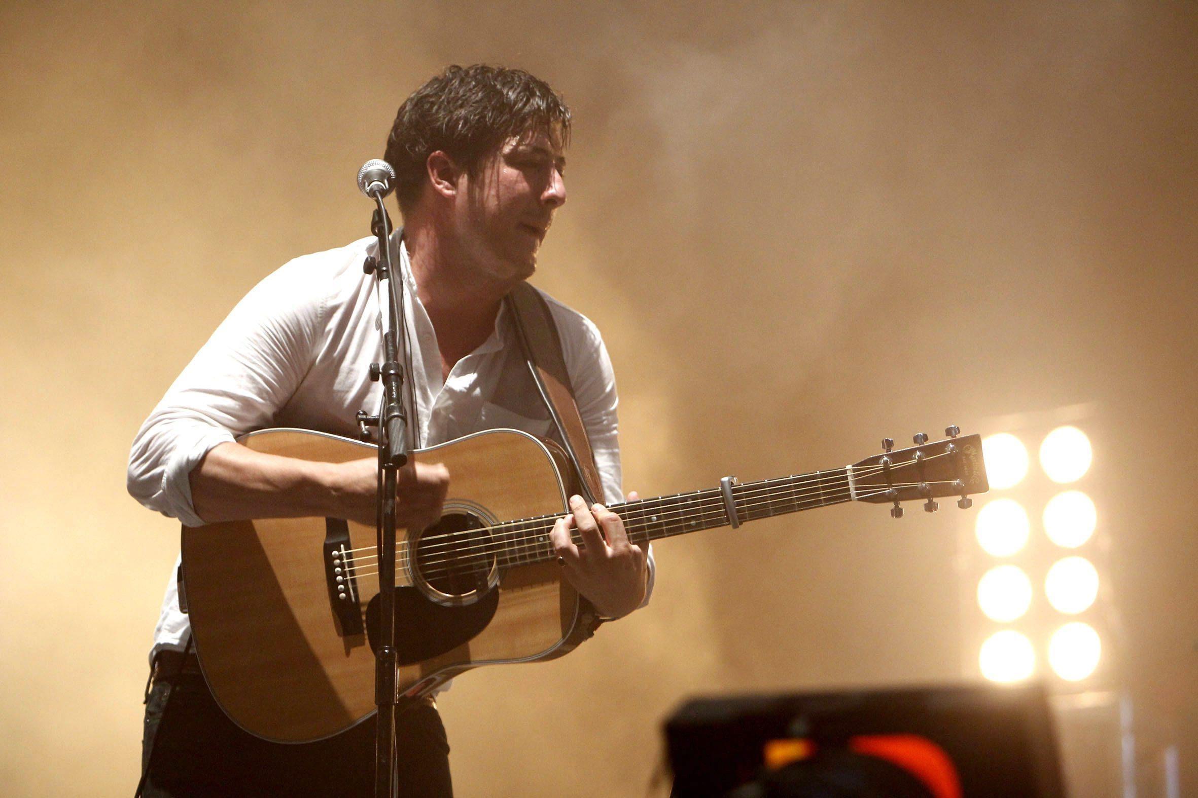Il chitarrista Marcus Mumford