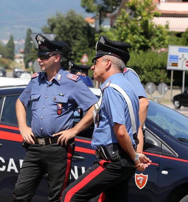 Strappa collana a un’anziana Arrestato