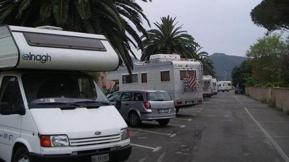 Dal Comune guerra aperta al “camper selvaggio”