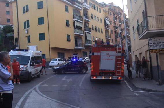 Lasciano una candela accesa Paura nel rione del Valle