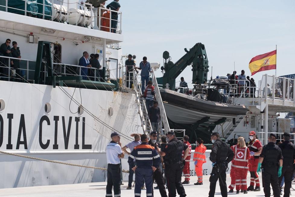 L'arrivo dei migranti a Cagliari