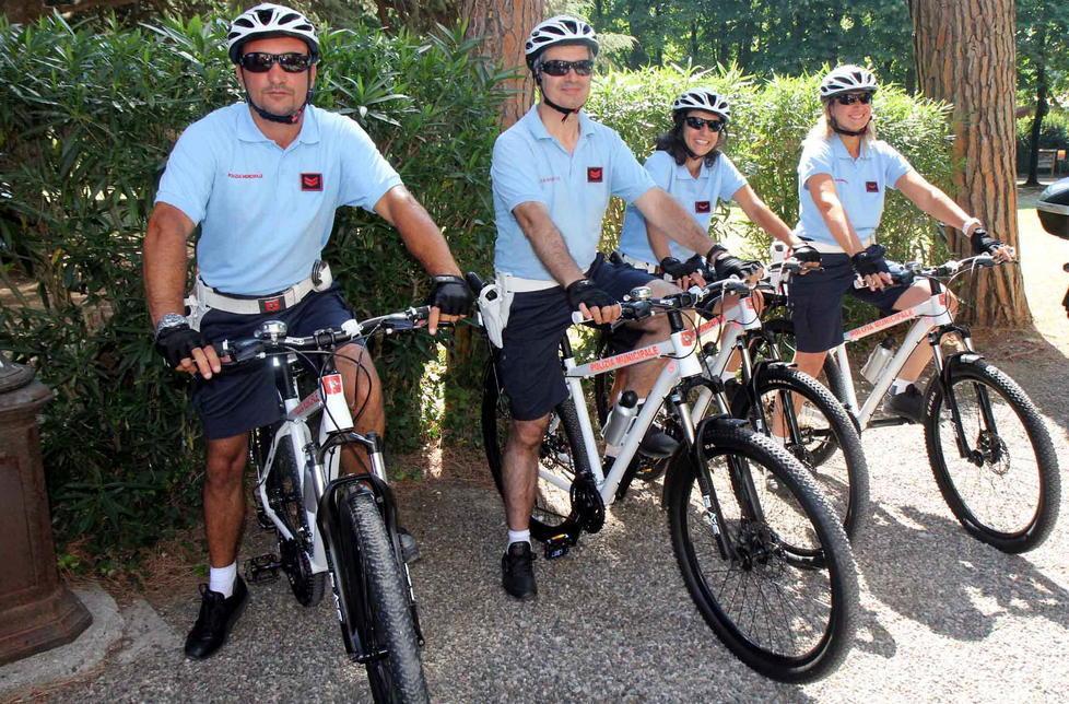 I vigili urbani arrivano anche in bicicletta 