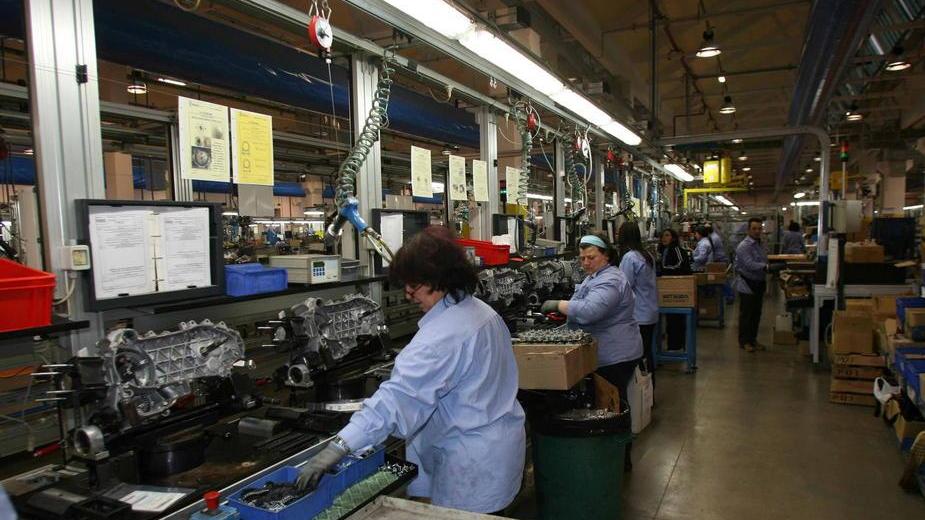 Piaggio, la produzione a luglio ferma solo i motori