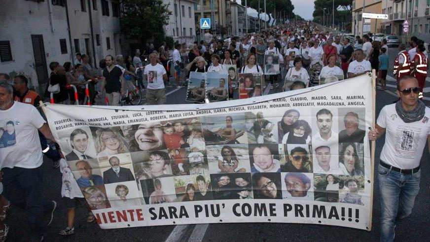 «Papa Francesco, ascoltaci»