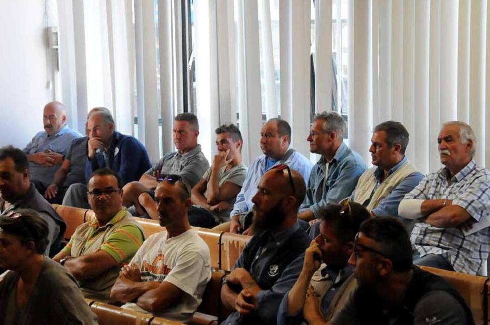 La rabbia degli operai: ascoltateci 