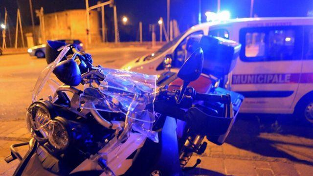In coma dopo lo scontro in scooter contro un'auto