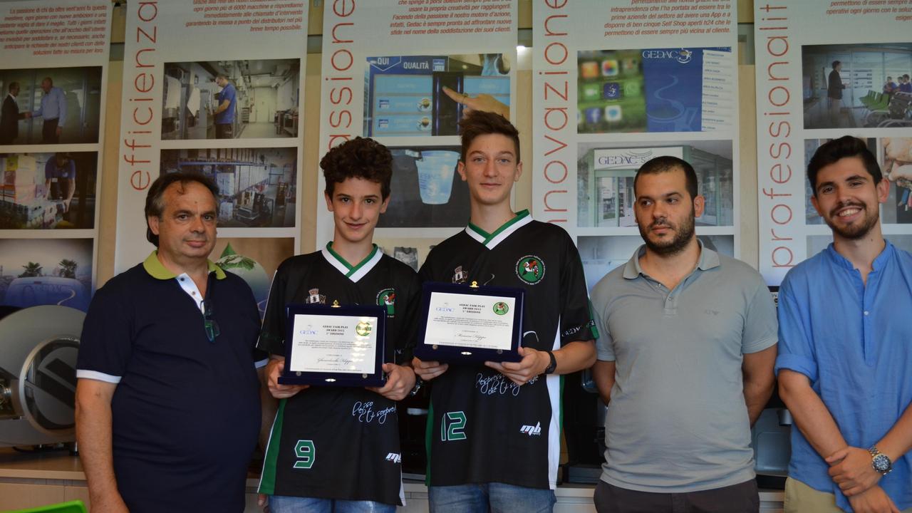 Gli atleti della Pallacanestro Aglianese premiati col premio Gedac Fair Play