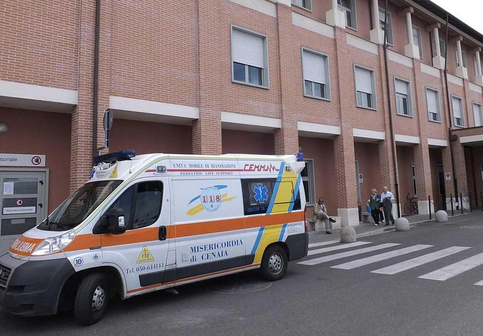 Il piccolo trattore si rovescia Ferito un contadino