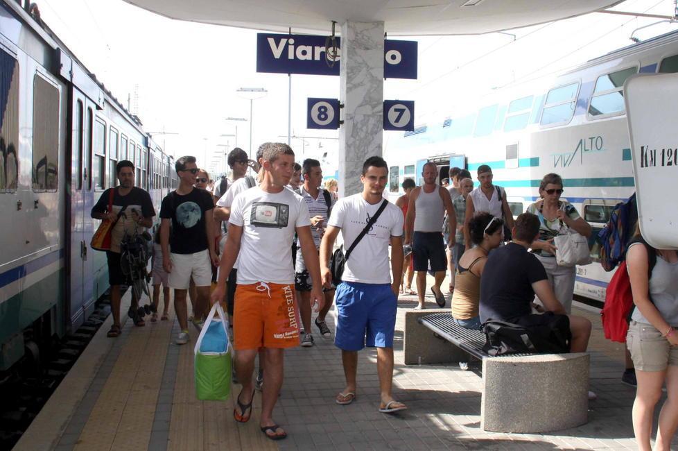 Quasi tre ore di attesa alla stazione 