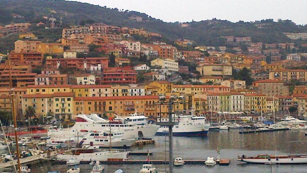 Con i bus navetta la bretella diventa una Ztl