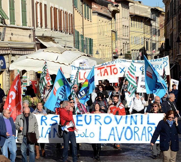 Fumata nera per Eurovinil: lavoratori tutti a casa 