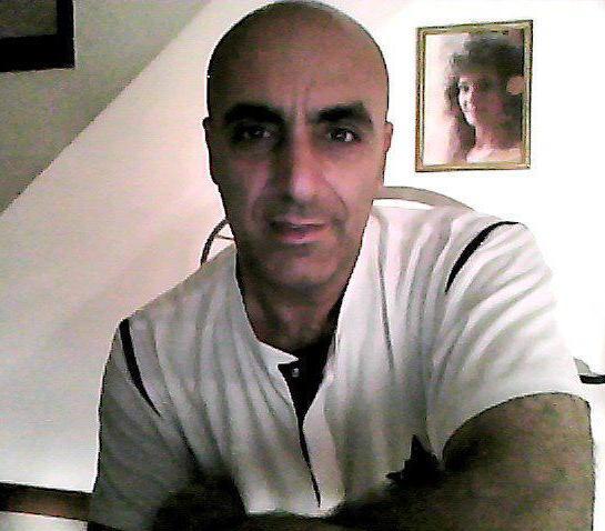 Minaccia i parenti: «Voglio soldi» 