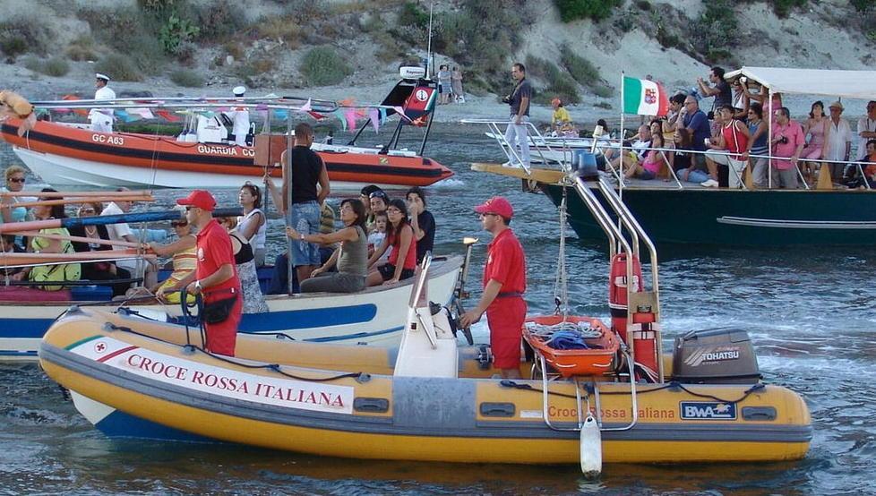 Spiagge sicure fino al 31 agosto, sui bagnanti vigila la Croce rossa 