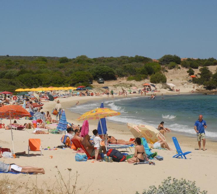 La spiaggia di Cala Sassari