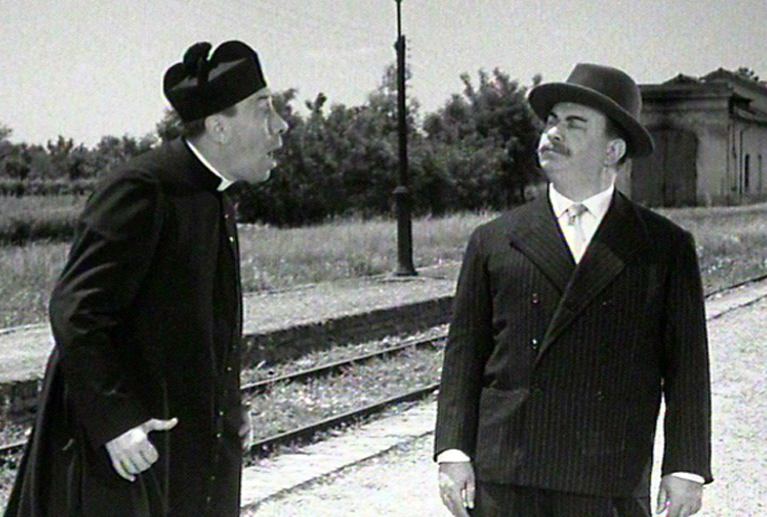 Fernandel e Gino Cervi in una scena di "Don Camillo e l'onorevole Peppone"