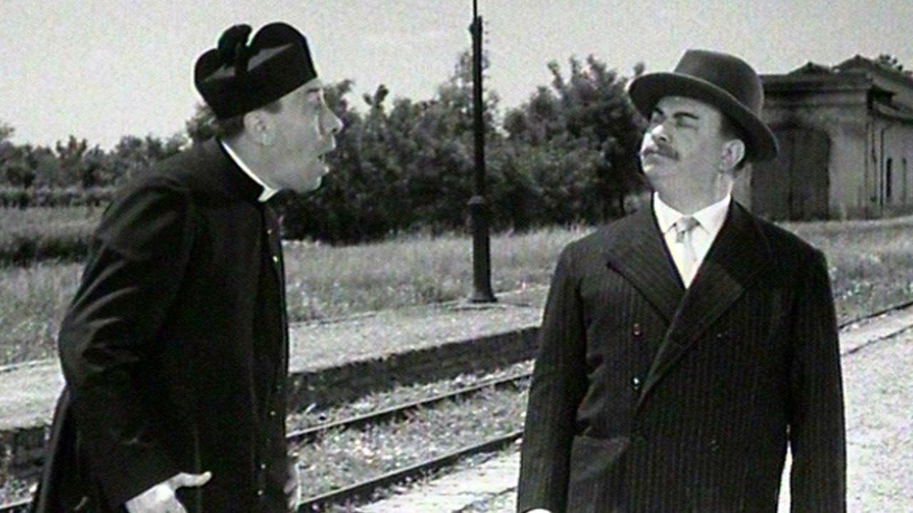 Fernandel e Gino Cervi in una scena di "Don Camillo e l'onorevole Peppone"