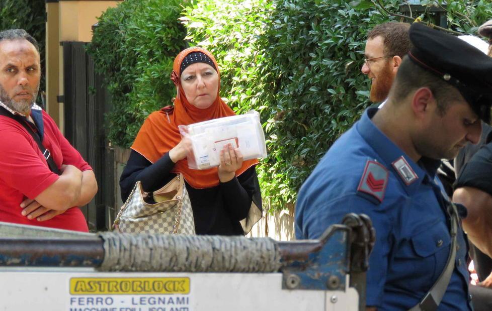 Sgomberati gli extracomunitari 