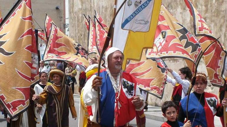 Domani corteo storico e Palio degli arcieri