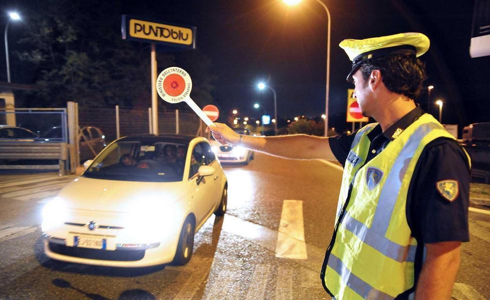 Palestra in orario di lavoro Due poliziotti nei guai 