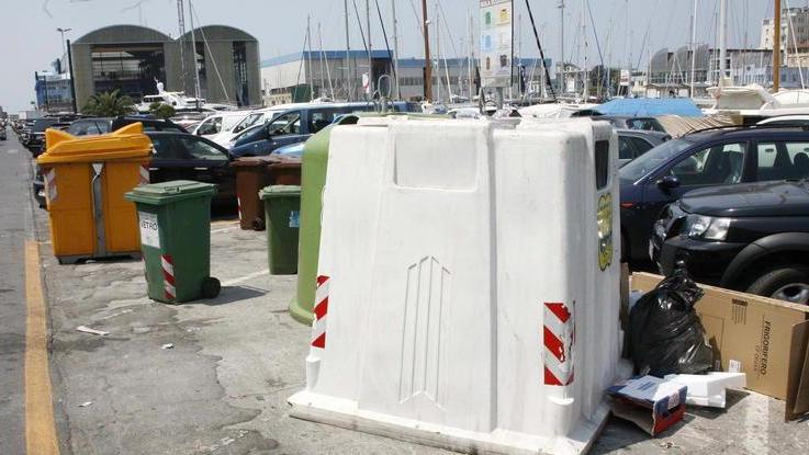 Darsena, cittadini e categorie contro le (poche) isole ecologiche