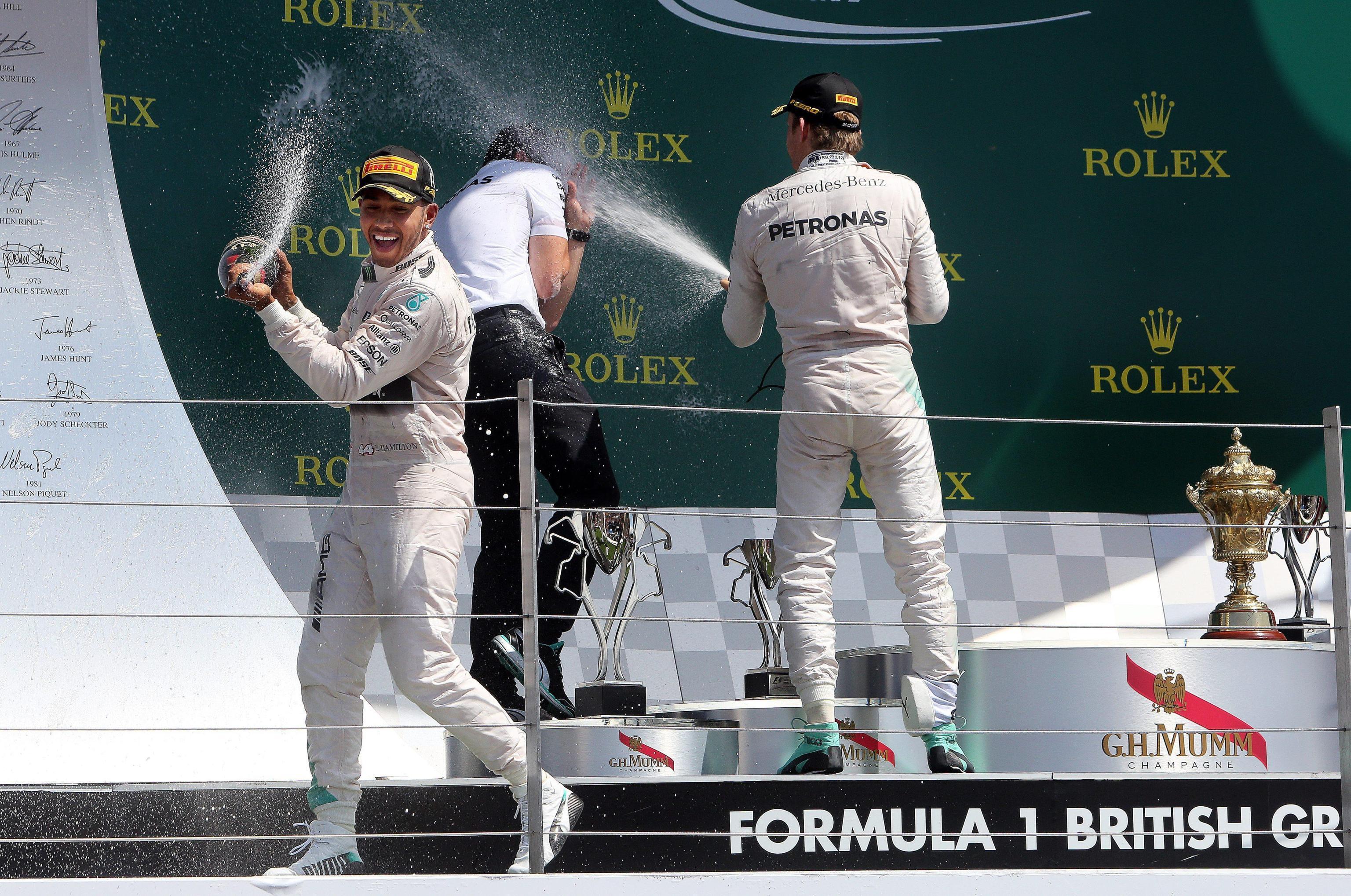 A Silverstone vince  Hamilton. La Ferrari di Vettel torna sul podio: è terza
