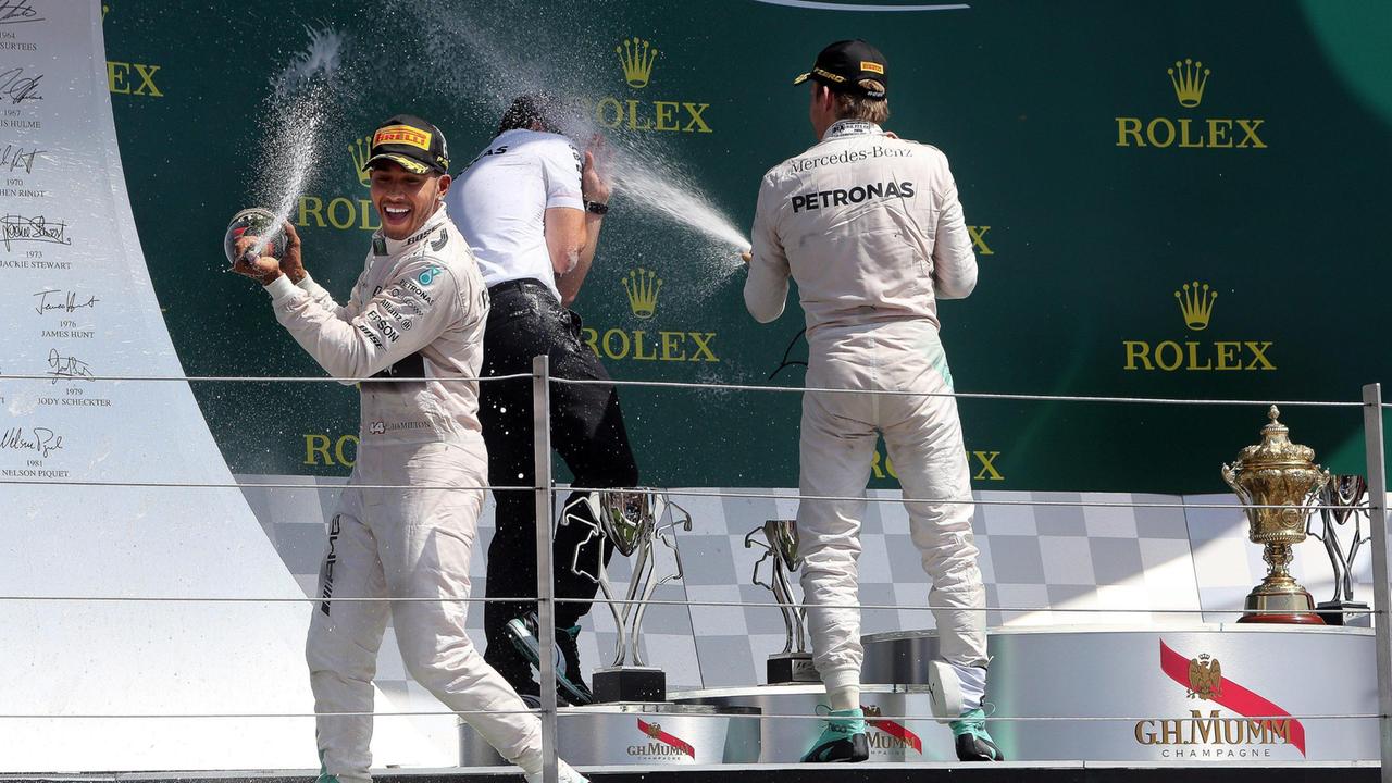 A Silverstone vince Hamilton. La Ferrari di Vettel torna sul podio: è terza