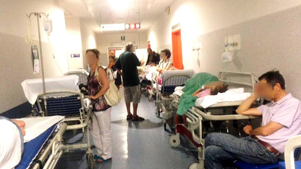 Pazienti in attesa al pronto soccorso di Cisanello