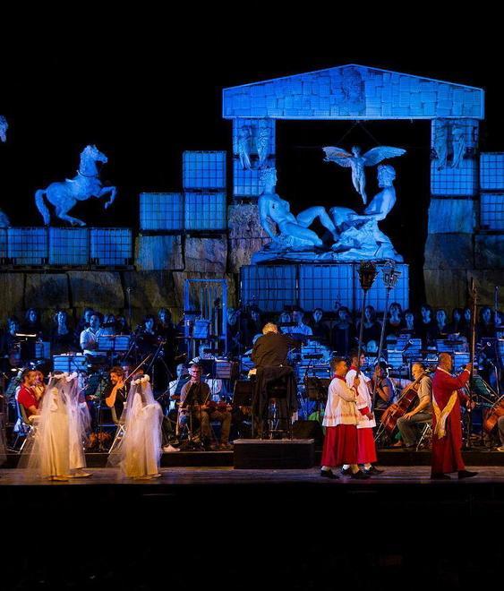 Al Teatro del Silenzio lungo strade-mulattiere 