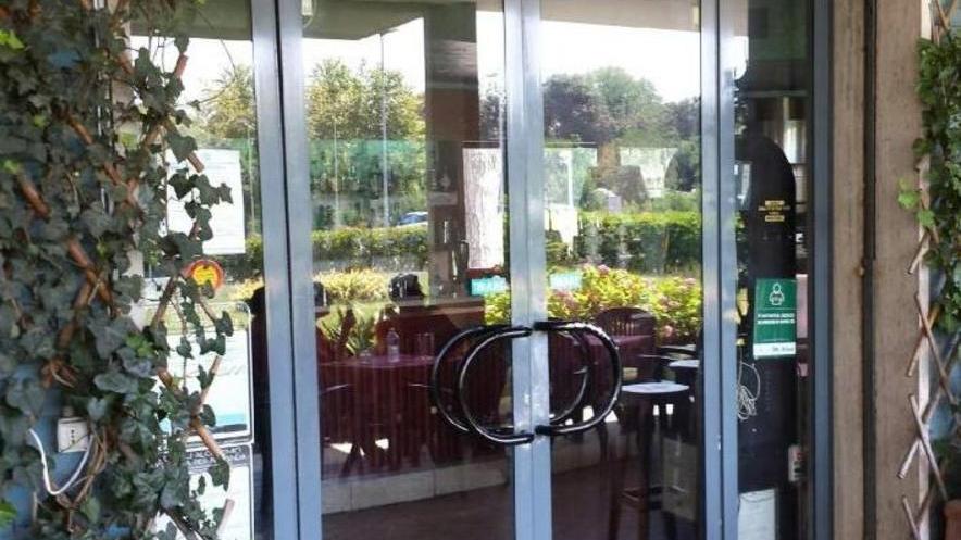 Due furti in un mese al bar di viale Kennedy