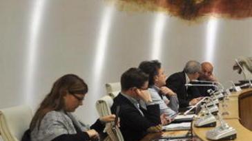 No alla commissione bufera sul caso scuole