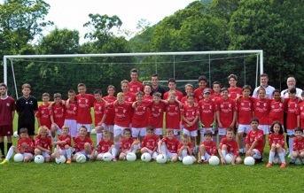 La carica dei 42 calciatori in erba