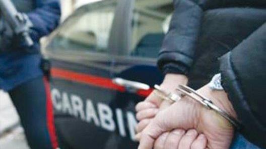 Scappa sull’auto rubata Folle corsa coi carabinieri