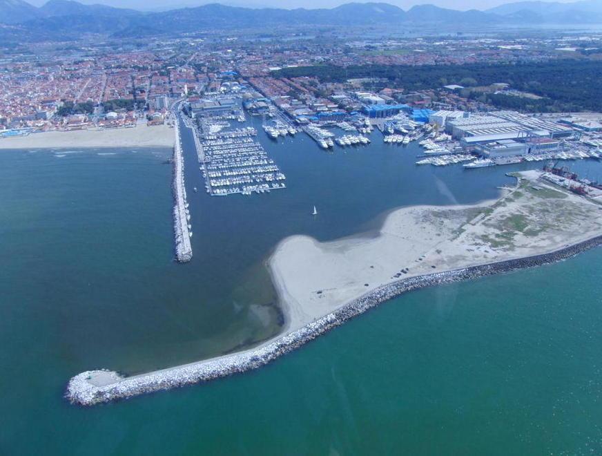 Tre cordate locali pronte a correre per la Viareggio porto 