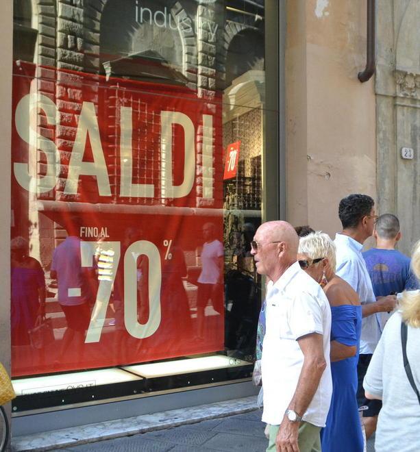 Il caldo non ferma la corsa ai saldi 
