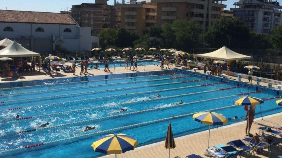 Piscina di Lu Fangazzu, un vero “bagno” di folla