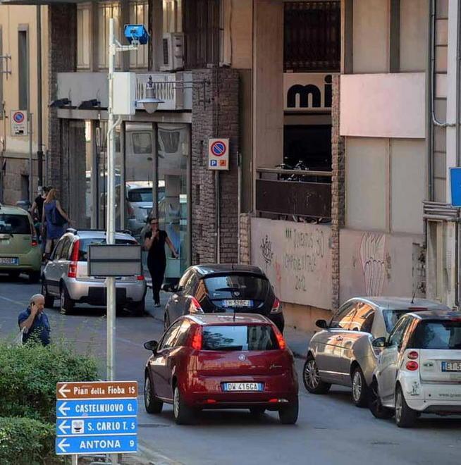 Ztl a Massa, prime multe ai furbetti del posteggio 