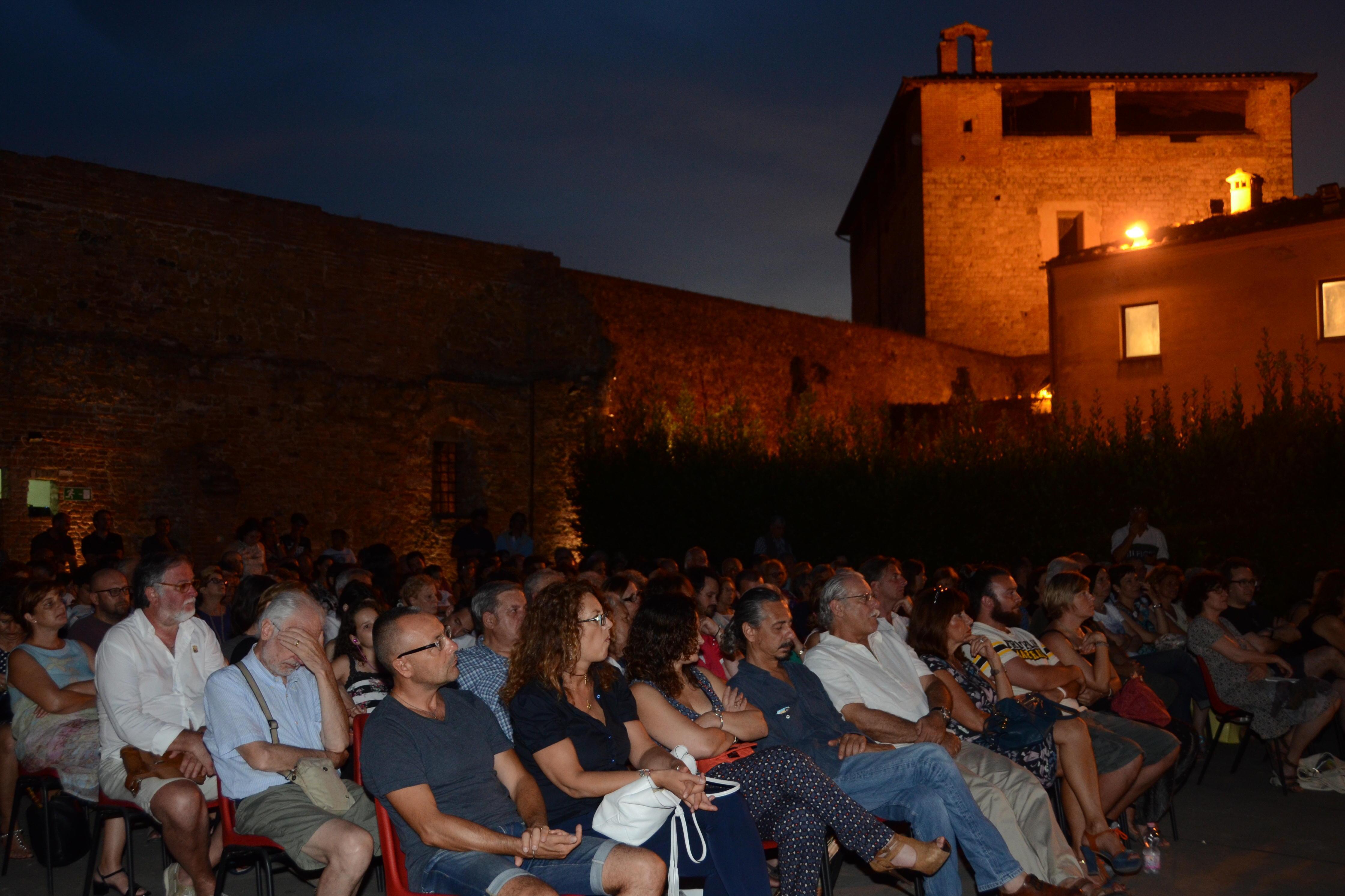 Il pubblico al Cassero per la serata dedicata a Mario Monicelli (foto Agenzia Bf)