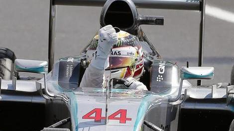 Hamilton re sotto la pioggia