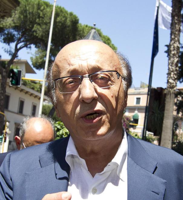 «La triade è stata fatta fuori nella guerra tra gli eredi Agnelli»