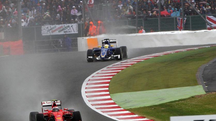 La pioggia salva la Ferrari, Vettel è terzo