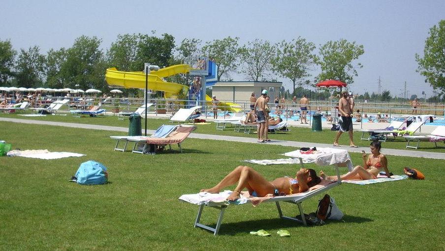 Tutti a caccia di una piscina, boom di offerte