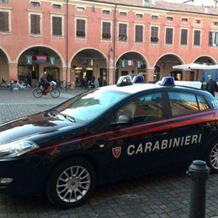 I carabinieri in piazza a Sassuolo