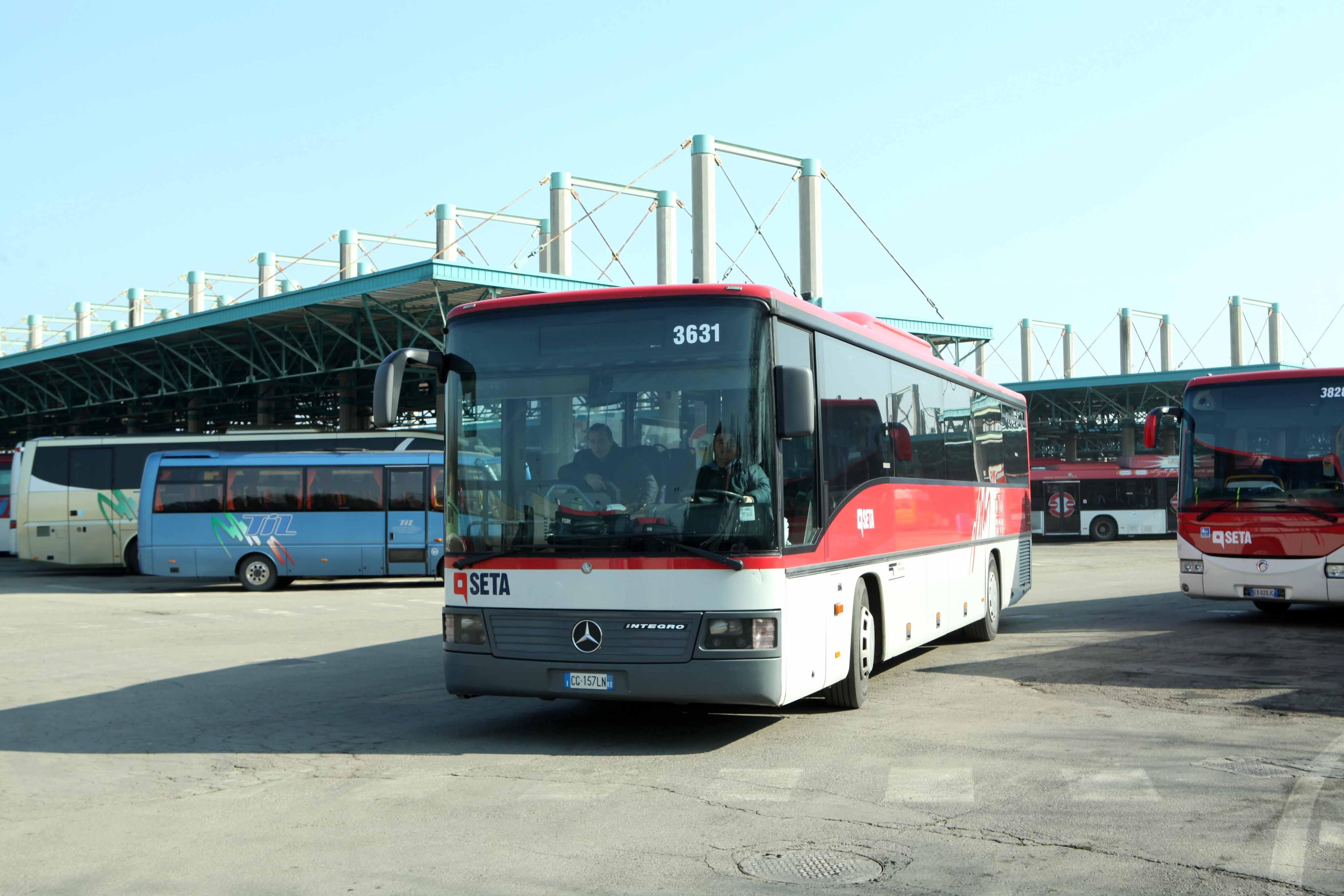 Cade dall'autobus, Seta condannata 